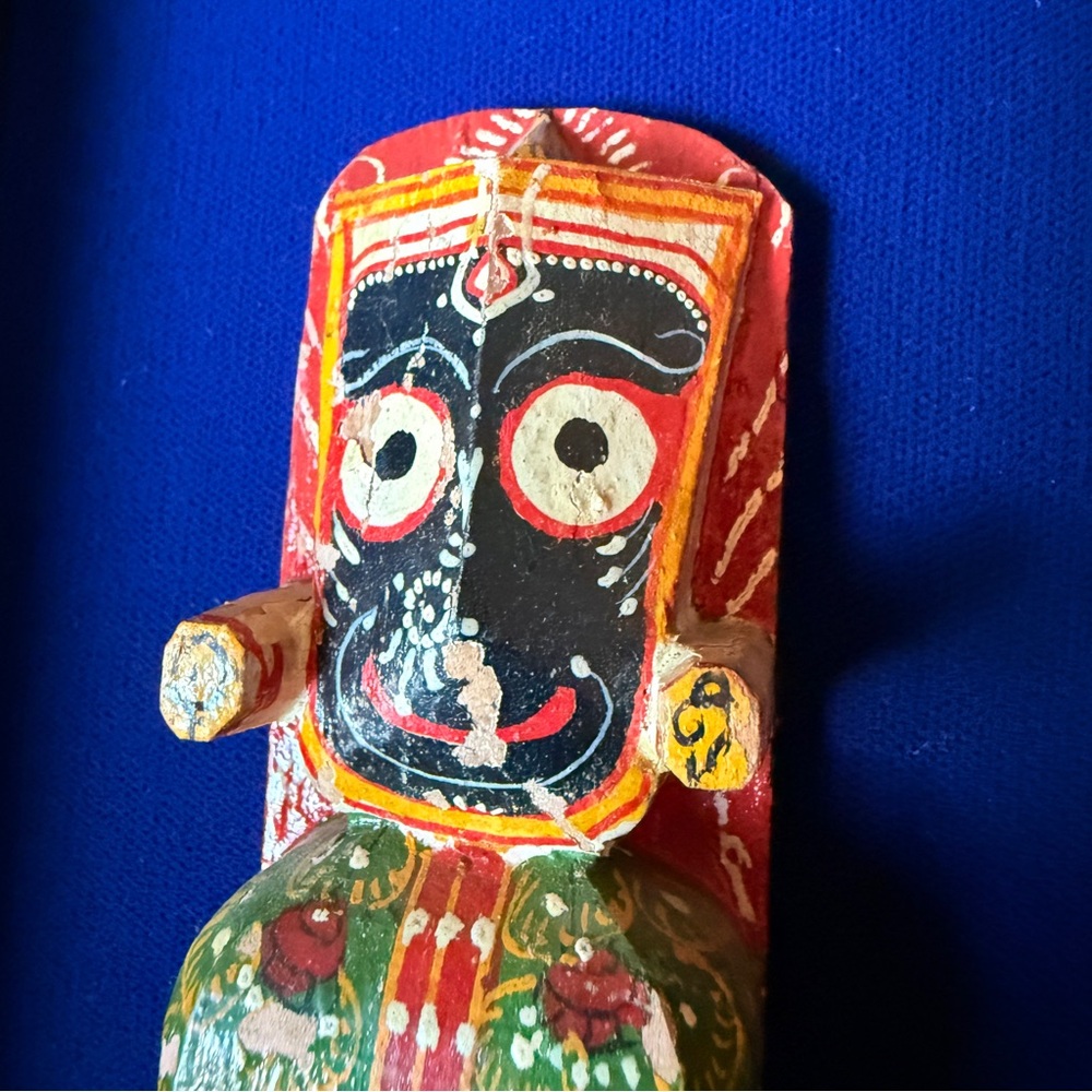Vintage Framed Hand-Carved Jagannath Wooden Figurine from India Blue Velvet - Picture 9 of 15